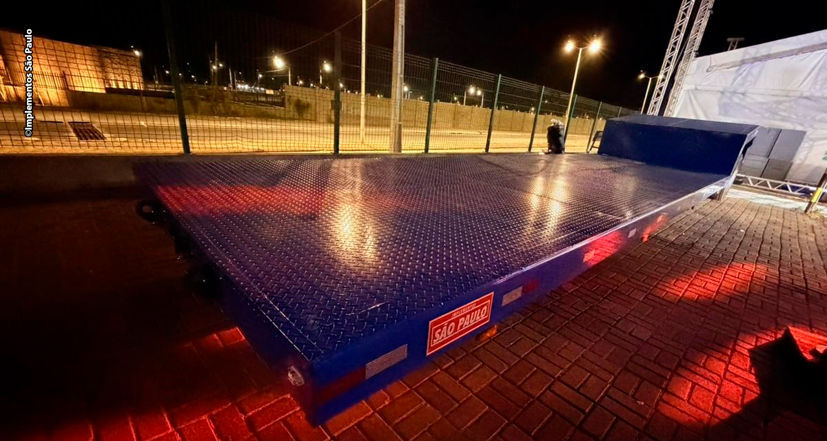 Implementos São Paulo expõe Semirreboque 1 eixo na Mossoró Oil & Gas 2025