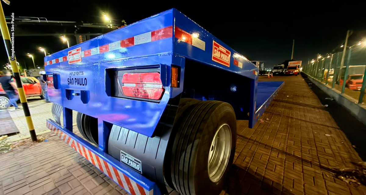 Implementos São Paulo expõe Semirreboque 1 eixo na Mossoró Oil & Gas 2025